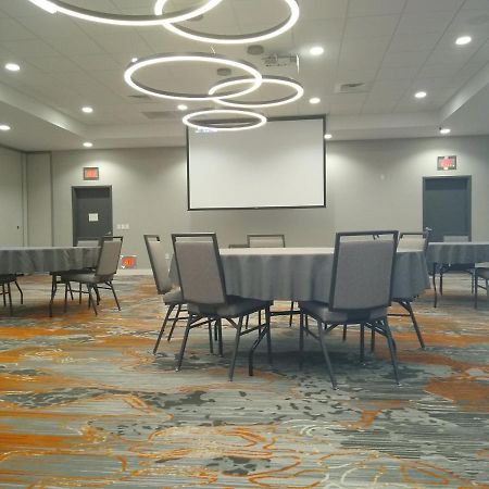 Holiday Inn - Kansas City - Northeast By Ihg Bagian luar foto