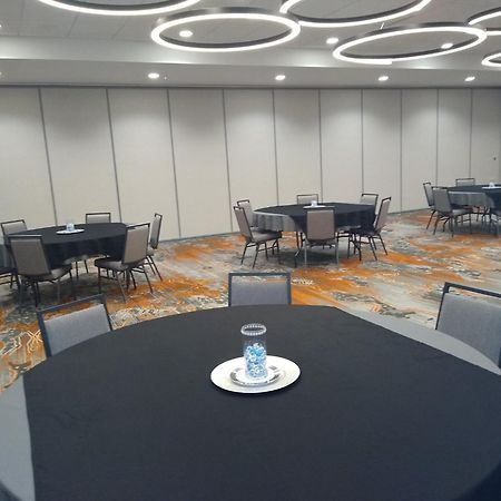Holiday Inn - Kansas City - Northeast By Ihg Bagian luar foto