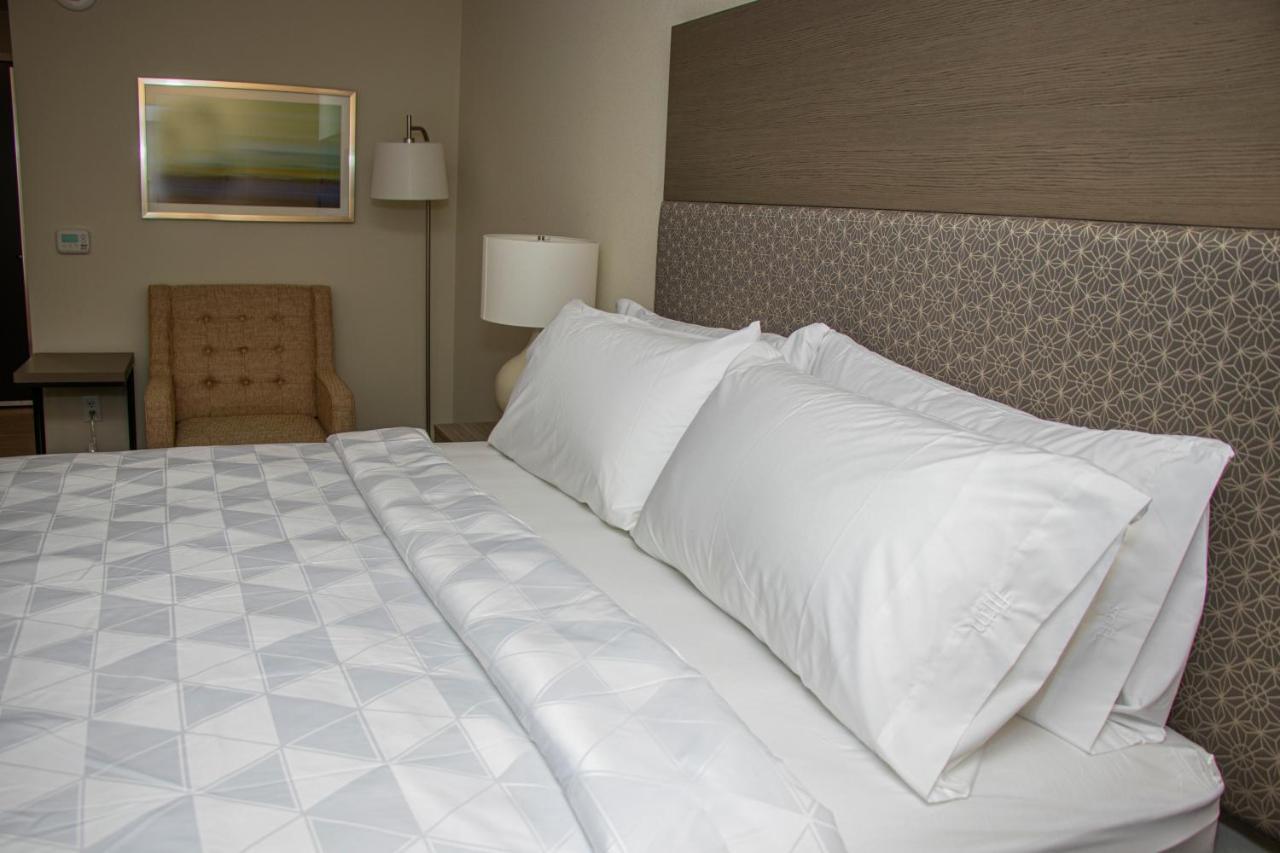 Holiday Inn - Kansas City - Northeast By Ihg Bagian luar foto