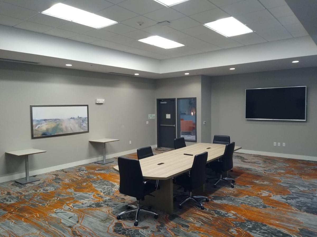 Holiday Inn - Kansas City - Northeast By Ihg Bagian luar foto