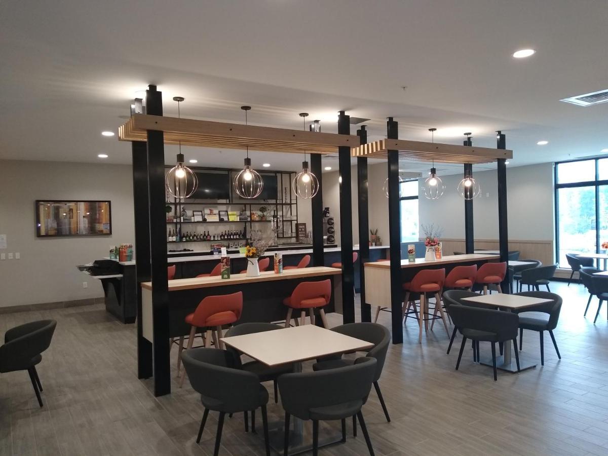 Holiday Inn - Kansas City - Northeast By Ihg Bagian luar foto