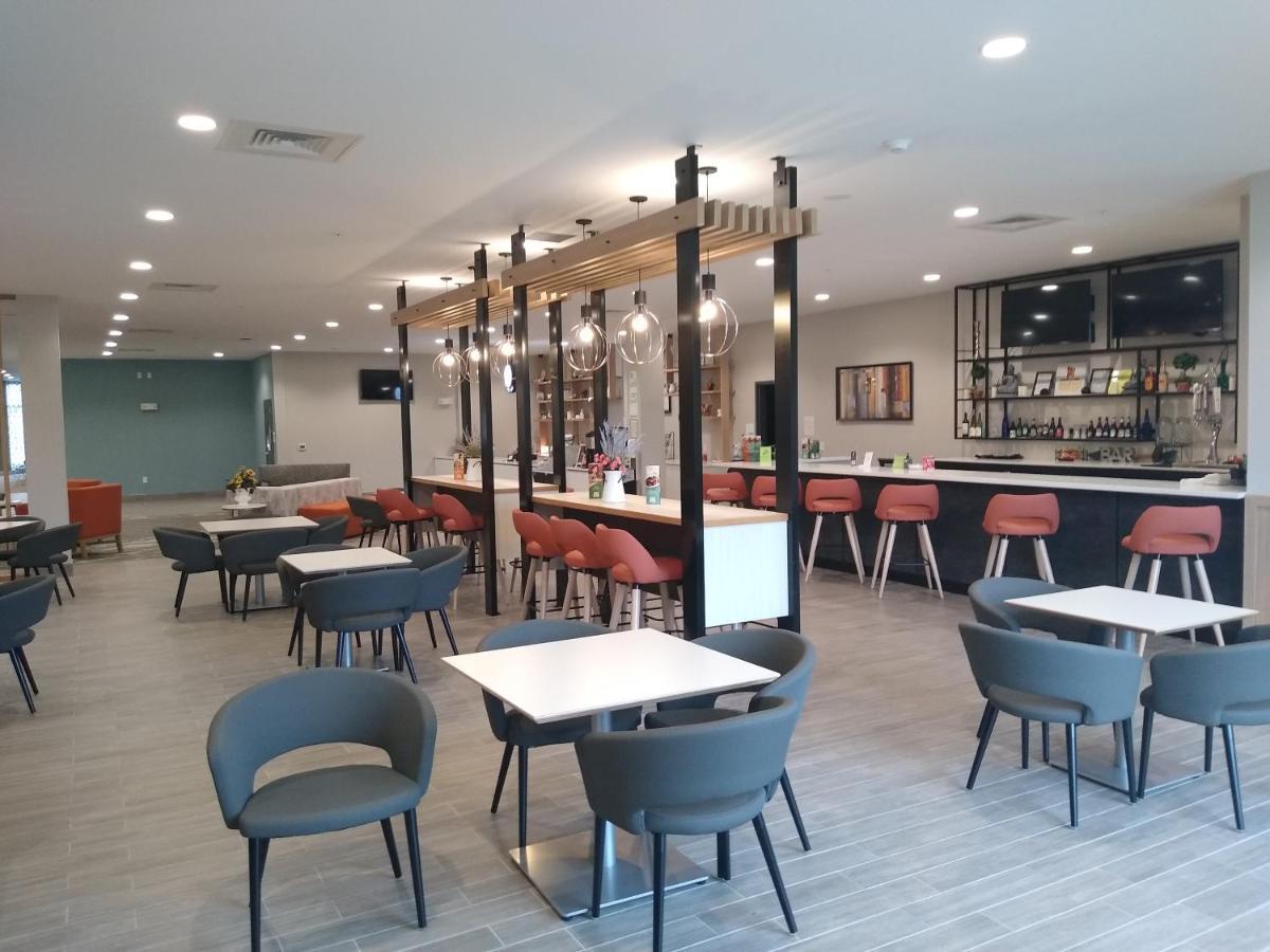Holiday Inn - Kansas City - Northeast By Ihg Bagian luar foto