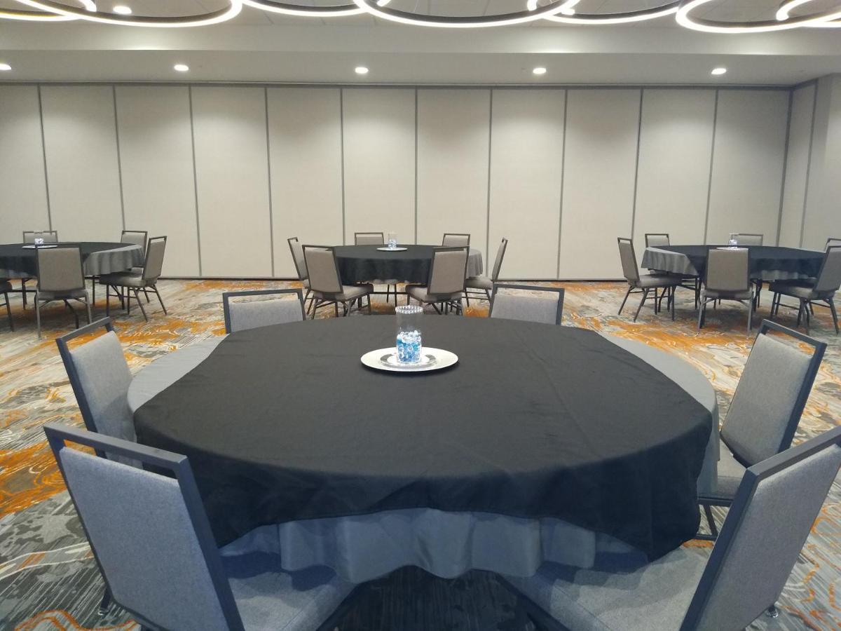 Holiday Inn - Kansas City - Northeast By Ihg Bagian luar foto