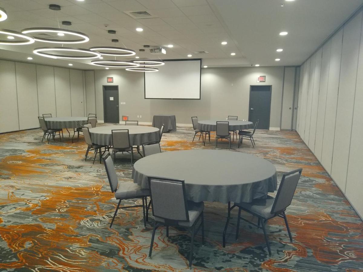 Holiday Inn - Kansas City - Northeast By Ihg Bagian luar foto